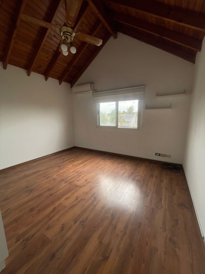 Casa 5 Ambientes en Barrio Privado. Barrio La Barra Village