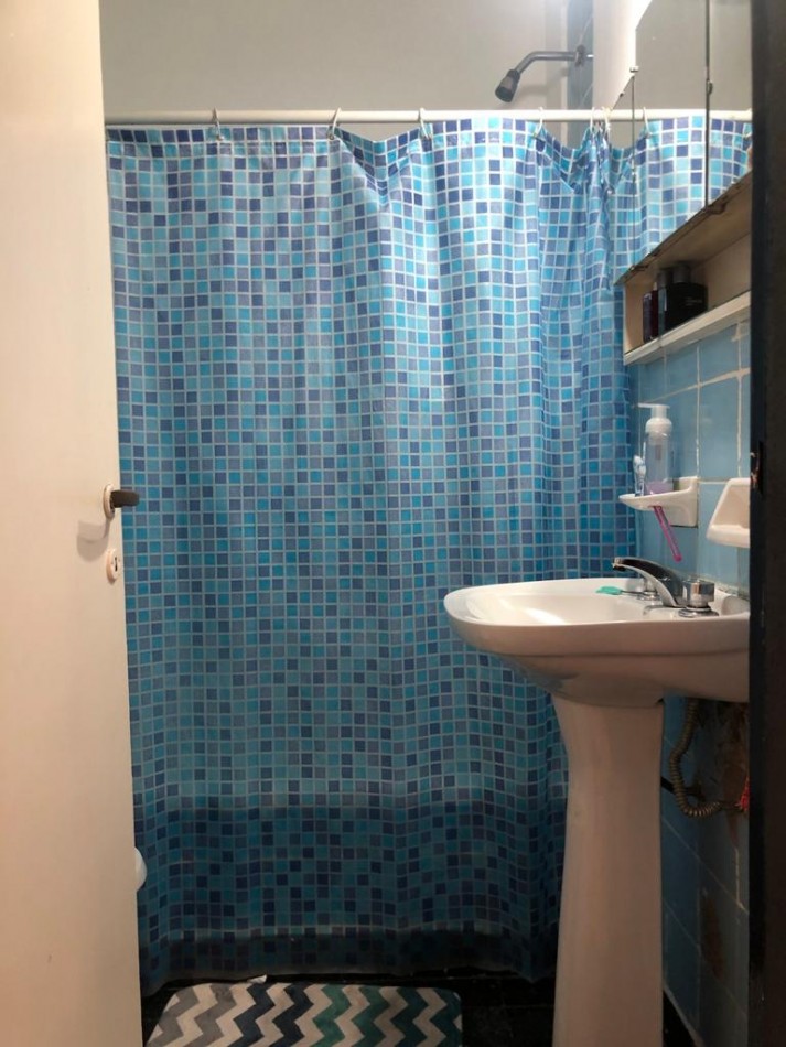 Depto 2 ambientes lateral, a metros de la estacion Lanus