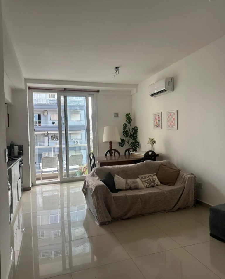 Excelente 2 ambientes con posibilidad de cochera cubierta 