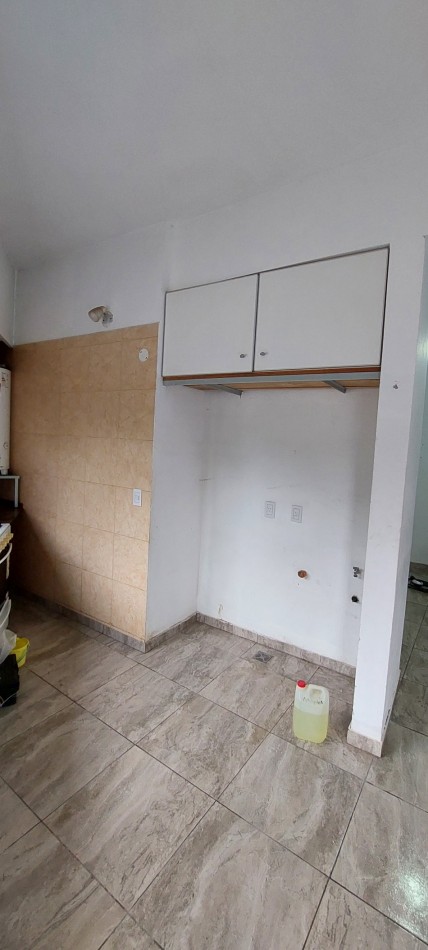 Depto 2 ambientes en planta baja. Expensas muy bajas !!!