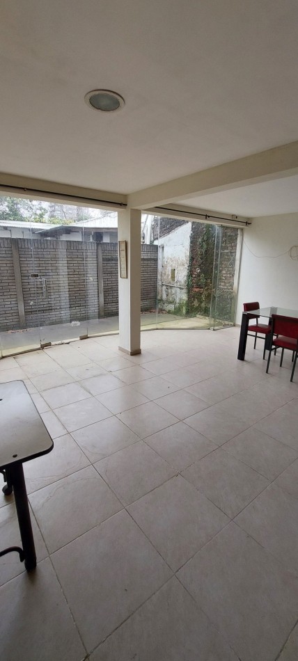 Excelente monoambiente de 106 m2. APTO PROFESIONAL Ideal inversor