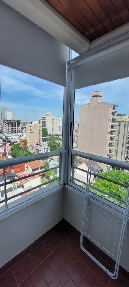 Semipiso 2 ambientes en alquiler sobre la calle Tucuman al 1300.