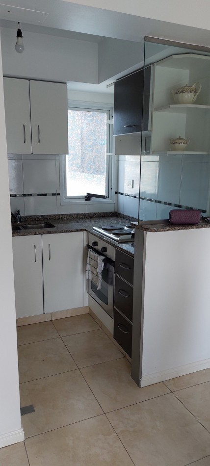 Semipiso 2 ambientes en alquiler sobre la calle Tucuman al 1300.