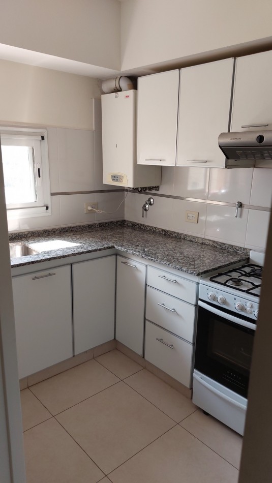 Hermoso 3 ambientes. Con balcon. Cochera opcional