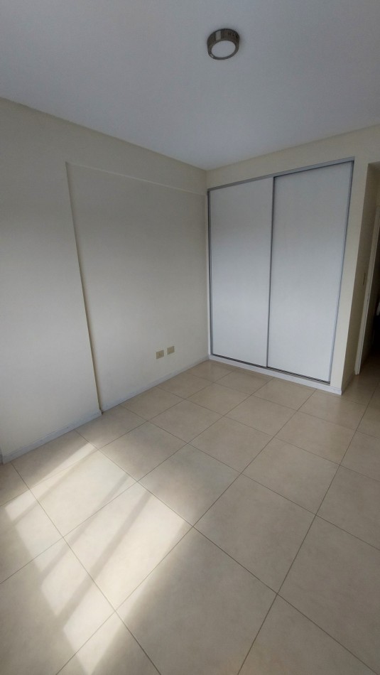 Hermoso 3 ambientes. Con balcon. Cochera opcional