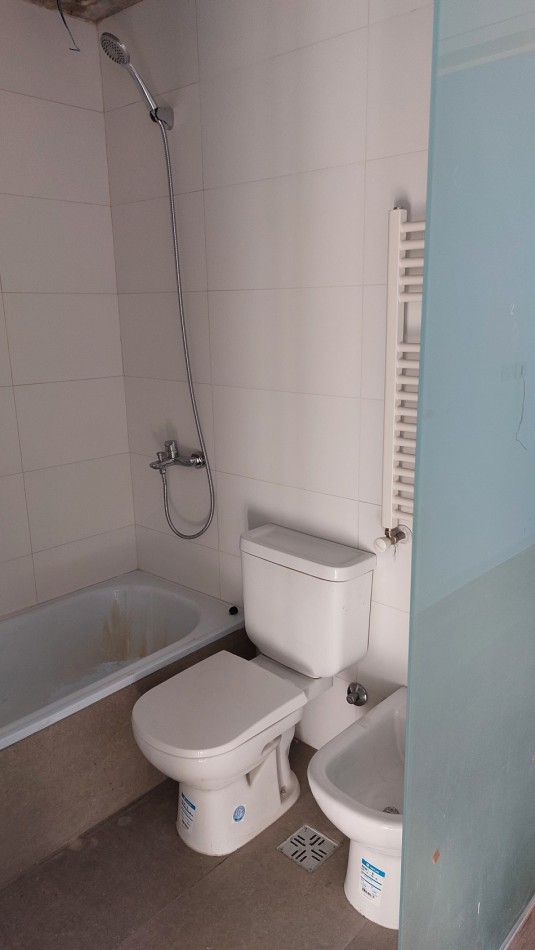 Excelente 2 ambientes. Balcon con parrilla y piscina. APTO CREDITO !!!