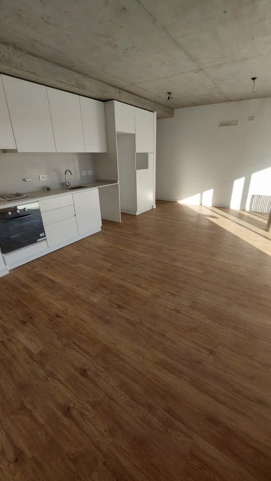 VISITA este 3 amb c/ balcon aterrazado con parrilla y piscina. Sum.  APTO CREDITO