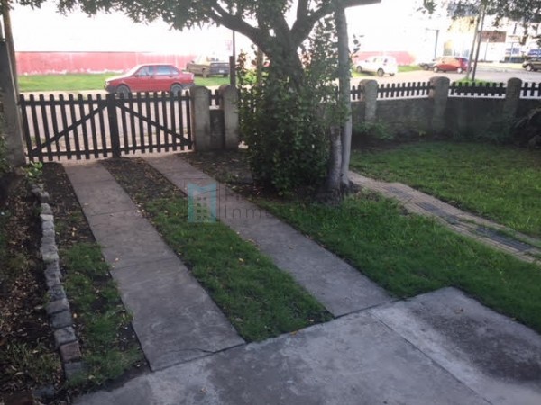 Casa en venta 3 ambientes sobre Hector Noya 3086. Lanús Oeste