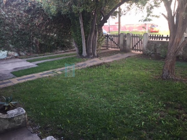 Casa en venta 3 ambientes sobre Hector Noya 3086. Lanús Oeste