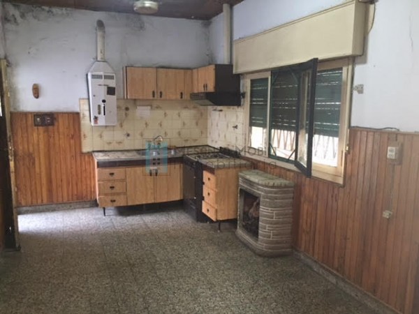 Casa en venta 3 ambientes sobre Hector Noya 3086. Lanús Oeste