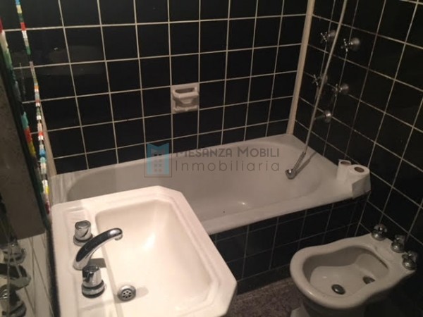 Casa en venta 3 ambientes sobre Hector Noya 3086. Lanús Oeste
