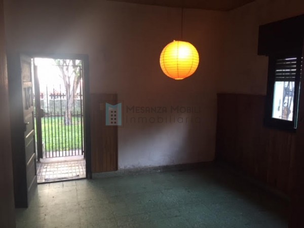 Casa en venta 3 ambientes sobre Hector Noya 3086. Lanús Oeste