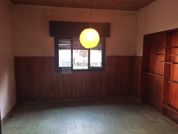 Casa en venta 3 ambientes sobre Hector Noya 3086. Lanús Oeste